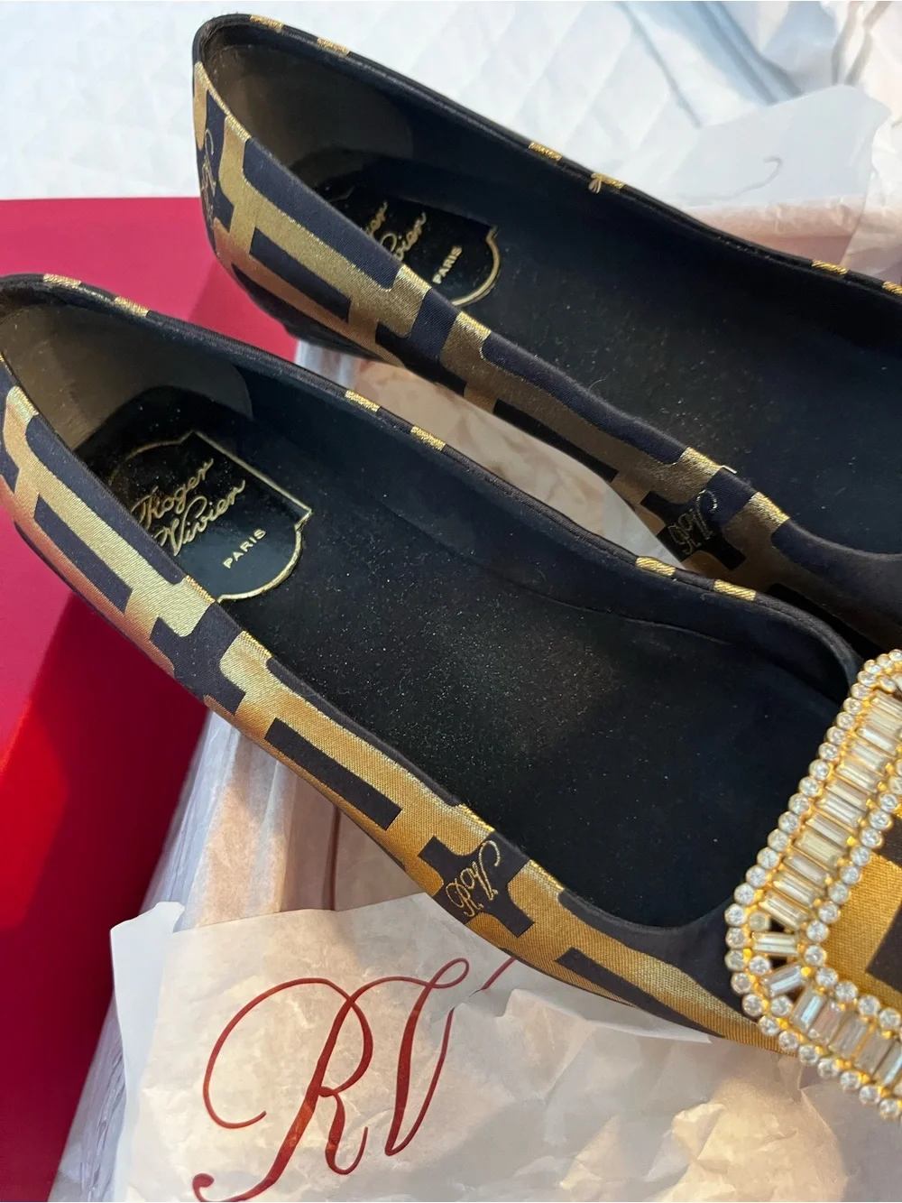 Roger Vivier Black/Gold Satin Buckle Flats w/ Crystal/Rhinestone Bckle 37 / 25mm